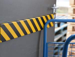 Profile poliuretanowe – klucz do bezpiecznego magazynu